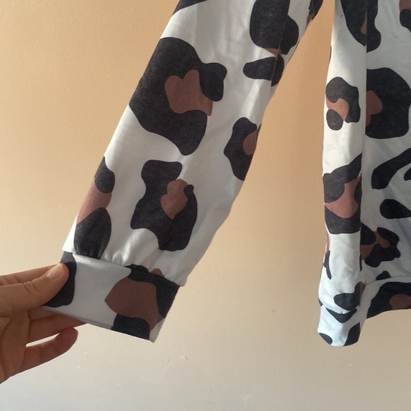 Amazon leopard print sweatshirt - Picture 2 of 4